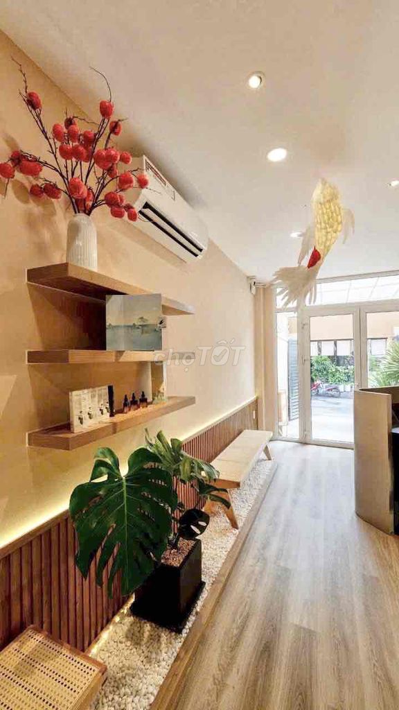 Four bedrooms, four toilets, four feet, Trần Nhật Duật, Tân Định, District 1.