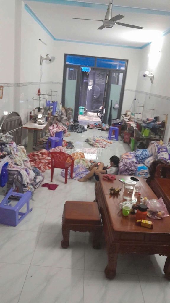 Rent a 4 X 16 M floor 2 bedroom 3 square aeon