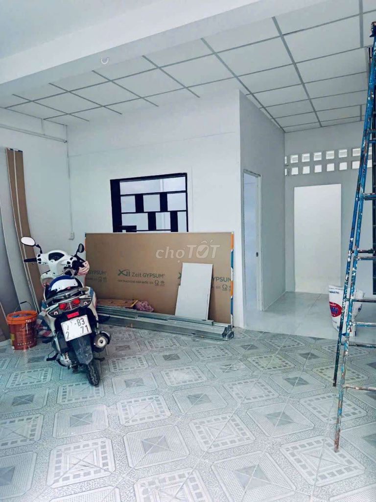 New house paints three bedrooms near the pirofo tree market - three-watch alley near the front - 10 million