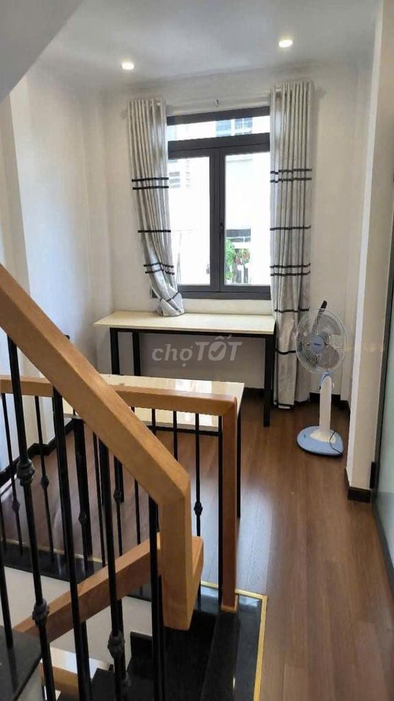 Renting an alleyhouse 495/8Tô Hiến Thành, 10th District - 4th floor - 33 million