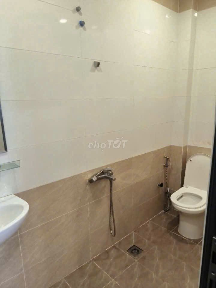 Renting an alleyhouse 495/8Tô Hiến Thành, 10th District - 4th floor - 33 million