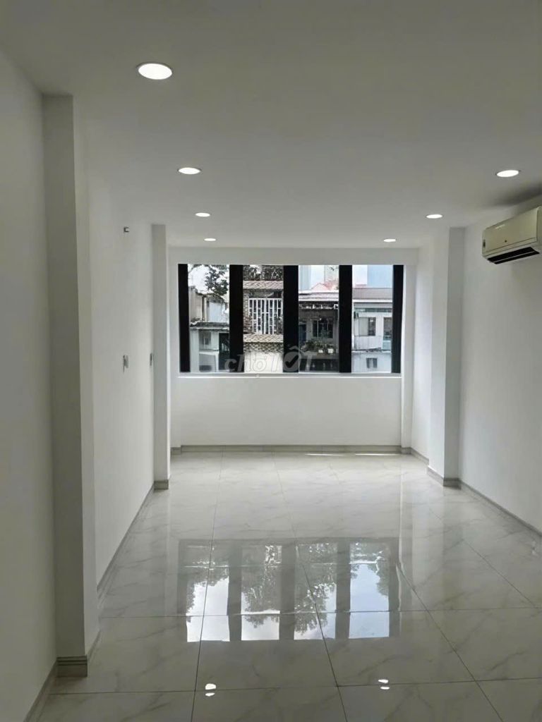 Rent 1092 C Street, 11 – Land 2 floors - 25 million