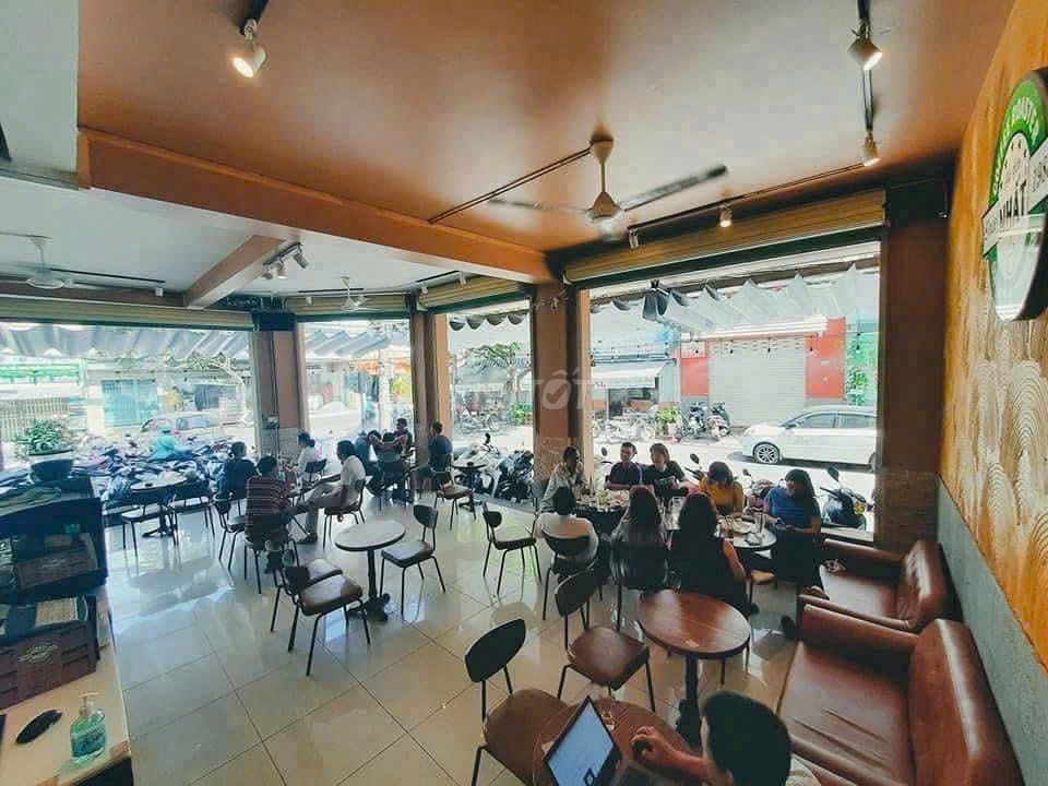 Rent a two-sided corner of 95 Bắc Hải, District 10 – 140 M2, which is 50 million.