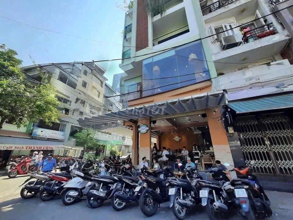 Rent a two-sided corner of 95 Bắc Hải, District 10 – 140 M2, which is 50 million.
