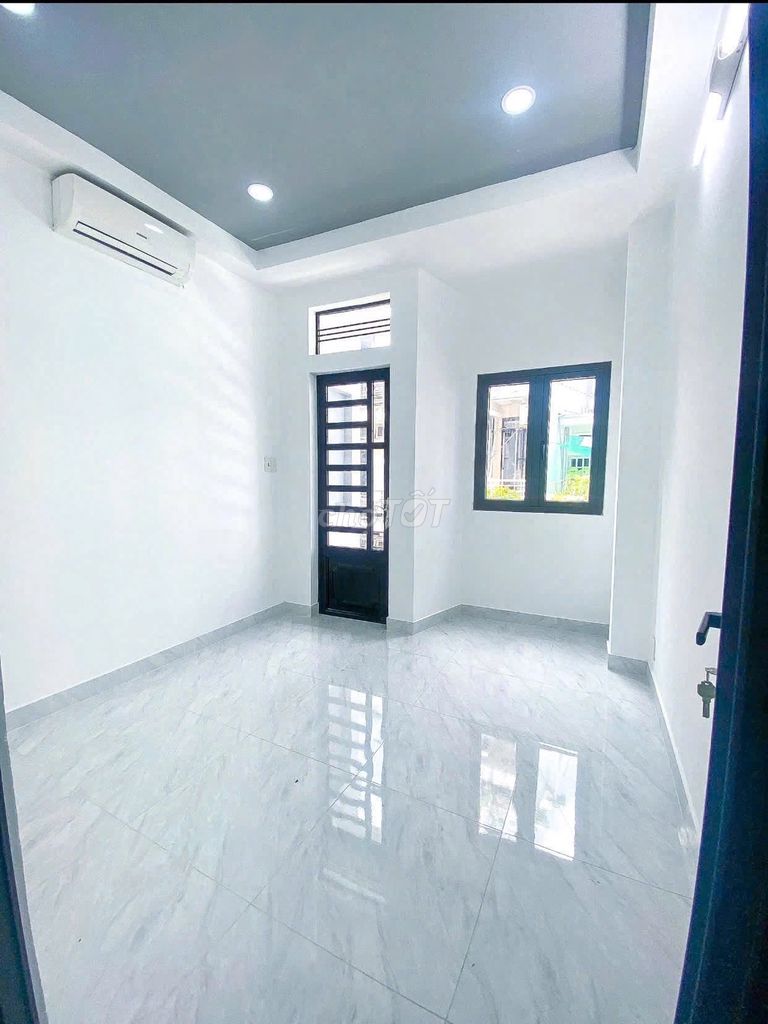 Rent 822/40 cmt8, Tân Bình - 3 bedroom - 10 million