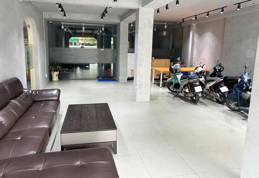 Rent 1 708-710 cmmt8, Tân Bình - Horizontal M - 65 million