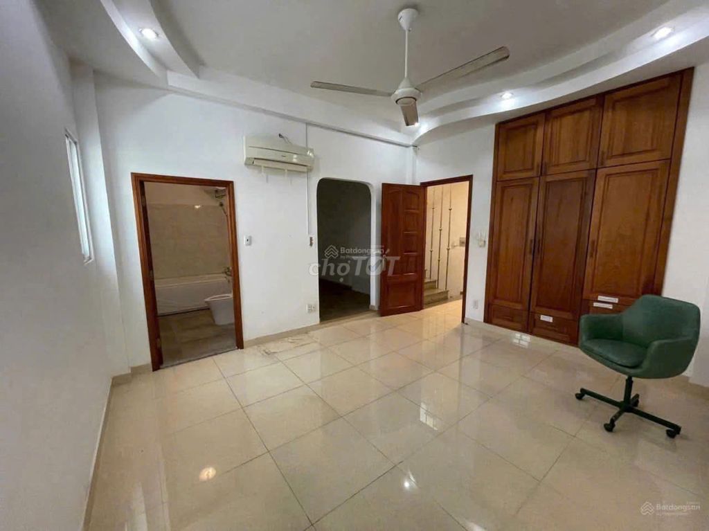 Rent a home. 1 Trần Doãn Khanh District 1 7 X13 M NM 2 floor St. 65 million.