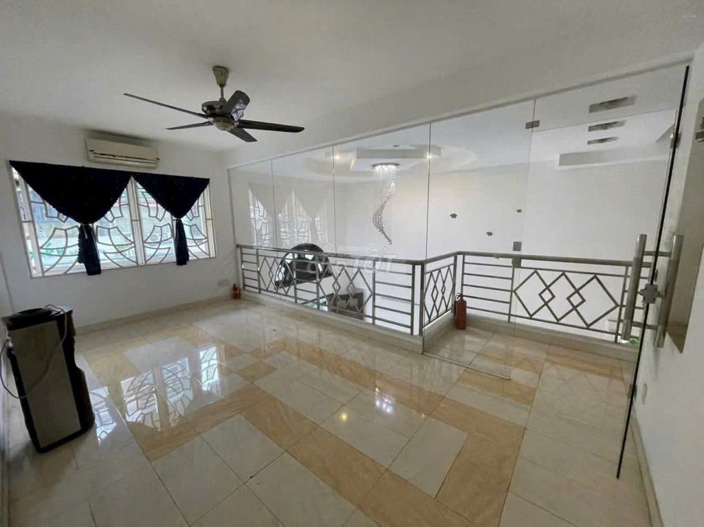 Rent a home. 1 Trần Doãn Khanh District 1 7 X13 M NM 2 floor St. 65 million.
