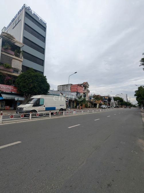 Let's get a 300-metre cash check on Nguyễn Văn Lượng, Gò Vấp