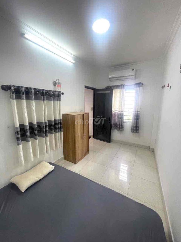 Full interior near the bridge crossing 5 Quang Trung 2 bedroom 2 toilets cost 9.5 million