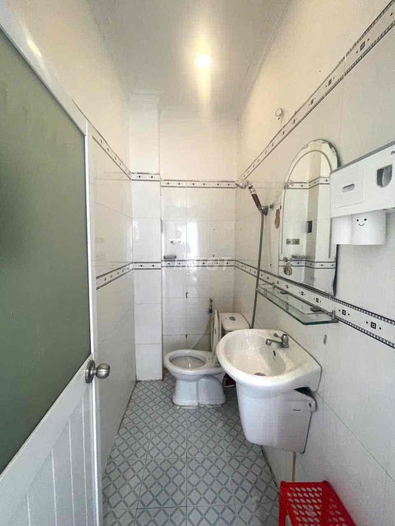 Full interior near the bridge crossing 5 Quang Trung 2 bedroom 2 toilets cost 9.5 million