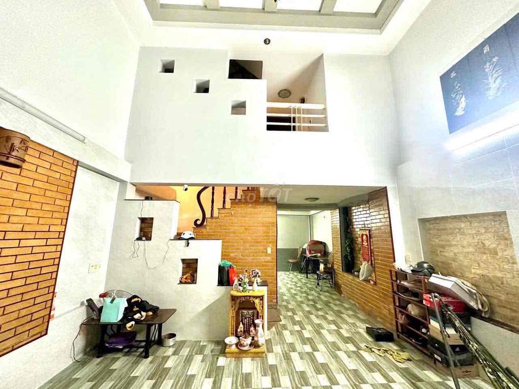 We're renting an apartment to the city. It's called Qq10.