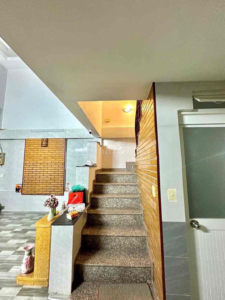 We're renting an apartment to the city. It's called Qq10.