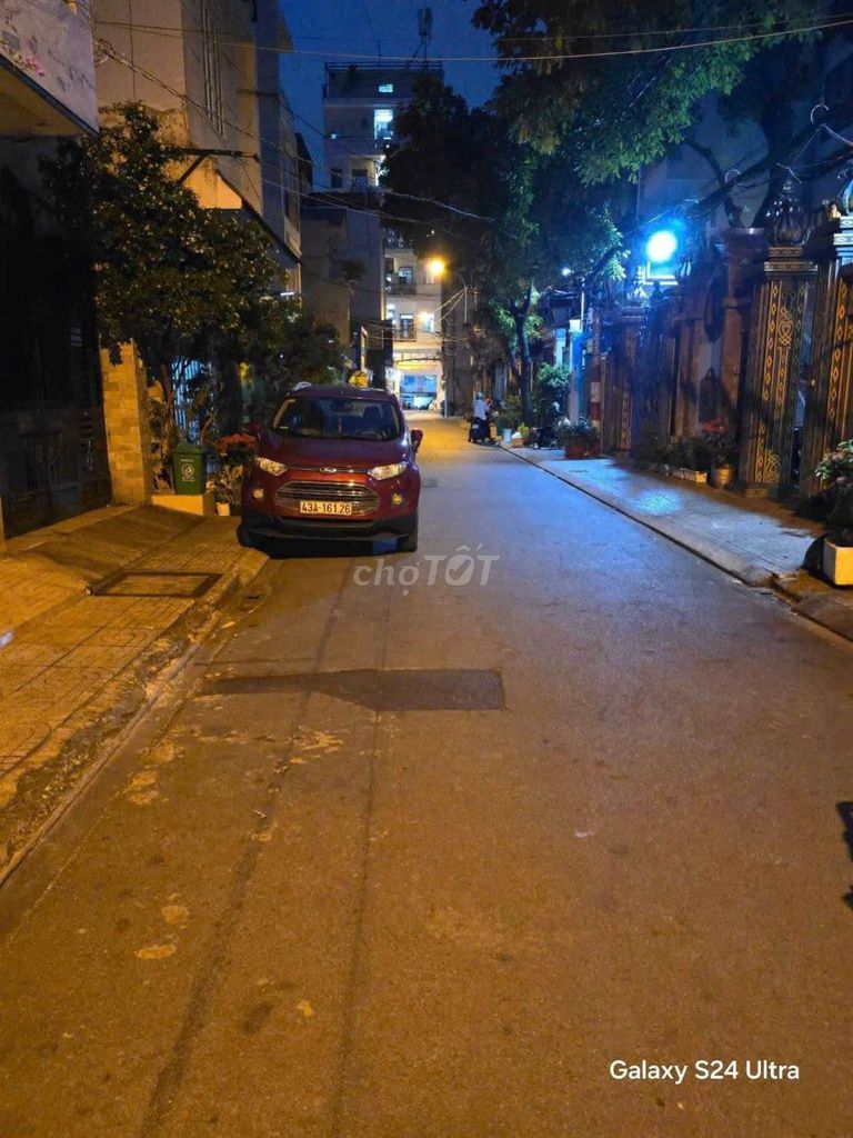 Two. House 1 MM 2th floor + land after 7 m street 8 meters car enter