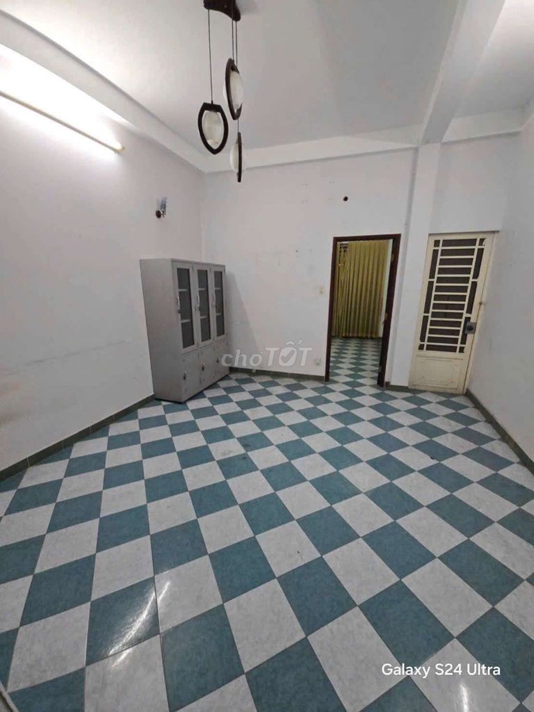 Two. House 1 MM 2th floor + land after 7 m street 8 meters car enter