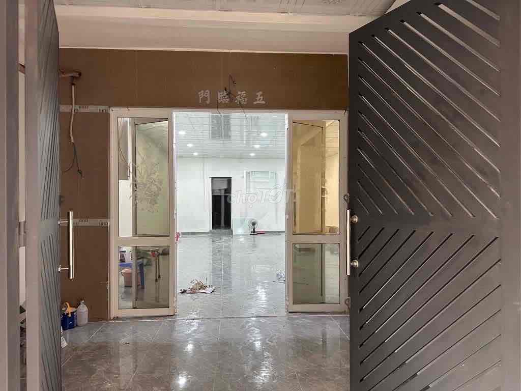 (7 meters x 13 meters), one bedroom, one bathroom, one floor. O 9 3 3 3 3 3 2 2 8 3