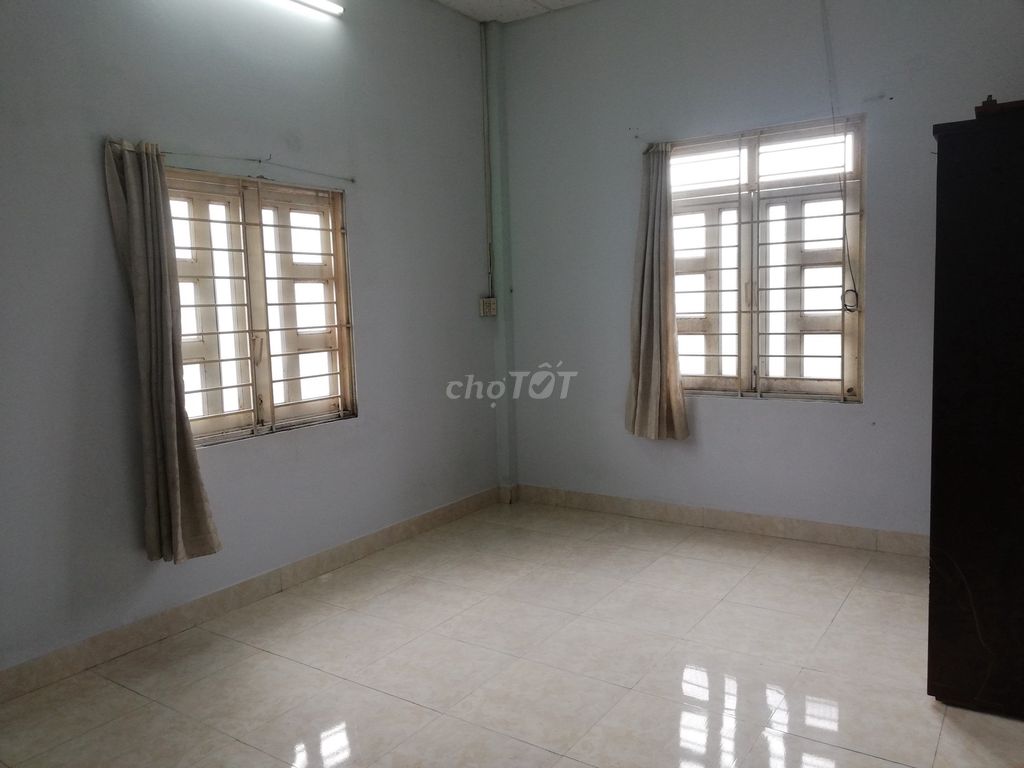 Rent (Mi Ni) near the Square of Zhao, Thủ Đức costs 4.5 million a month.