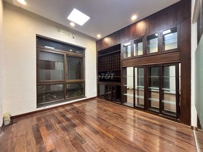 10 x 15 meters - Trần Quốc Toản, District 3 - 310 - 2nd floor, 5x low