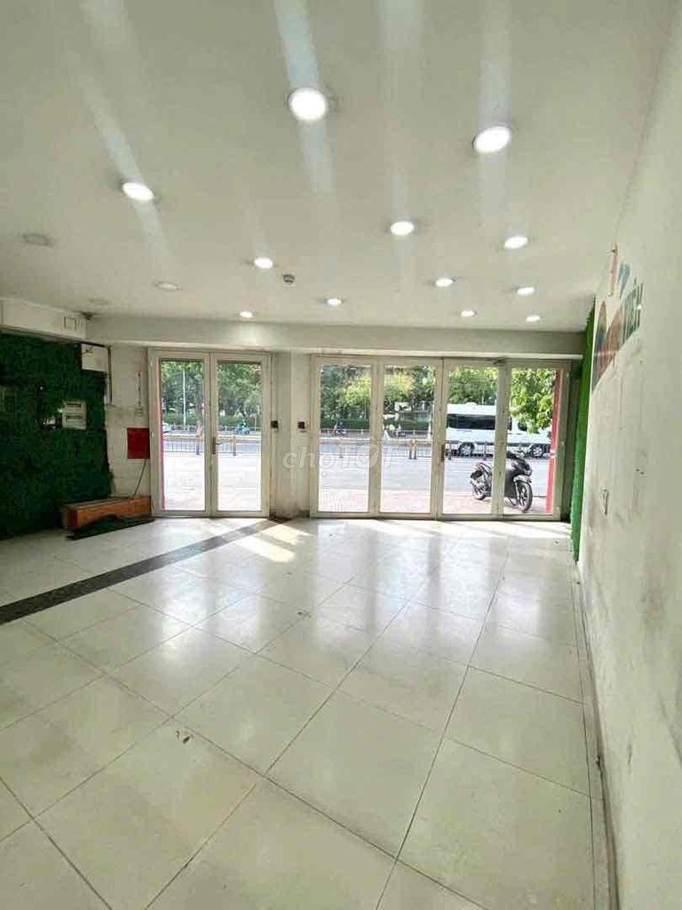 A front house in the Jiang-Kinh Dương Vương district of 6 areas: 7 m x 13 m TNN 3