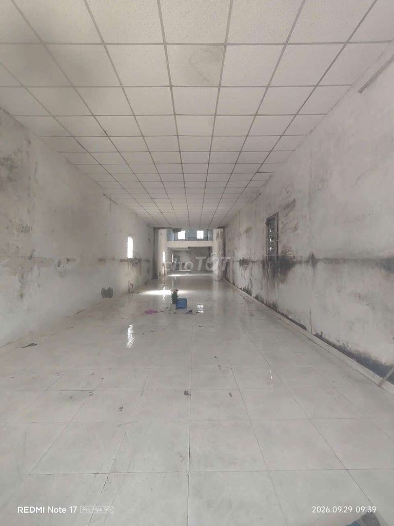 Rent the warehouse 150 meters with Phong Phú's stables near the Ministry.