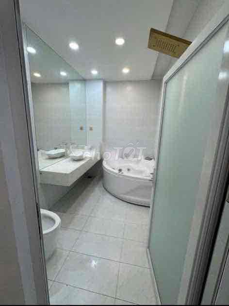 Rent four bedrooms, sleepovers in the Bùi Đình Tuý.