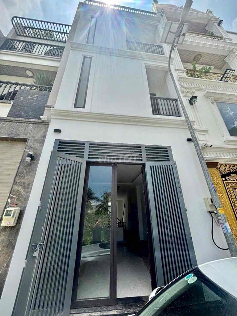 Rent a new four X16. Three-story 12 million new air conditioning.