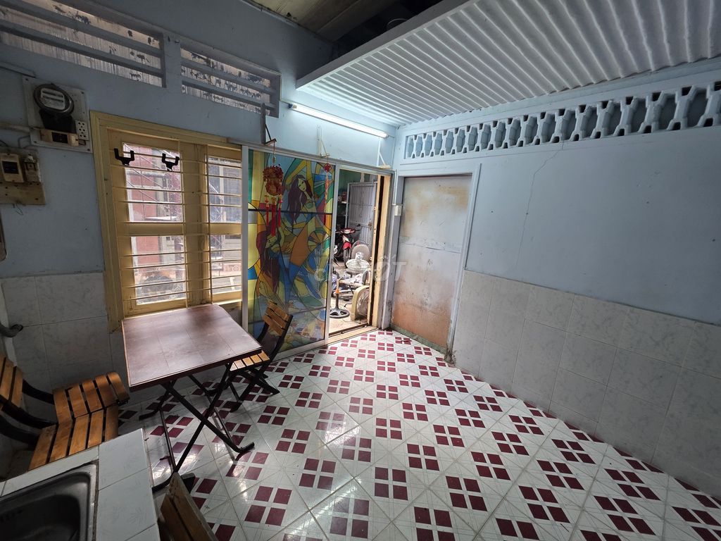 rents the home to the owner (with guard) - 0-3-1 Trần Quốc Tuấn (close to art)