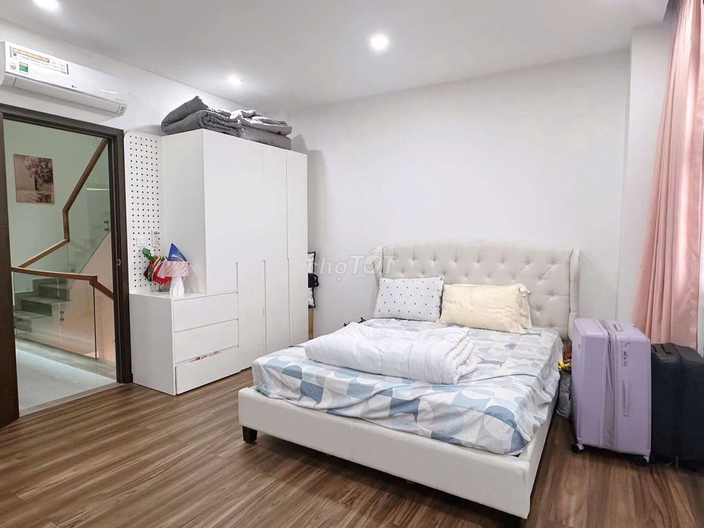 2 Lakeview City View Lake 1 3 4th floor bedroom 5 3 million toilets