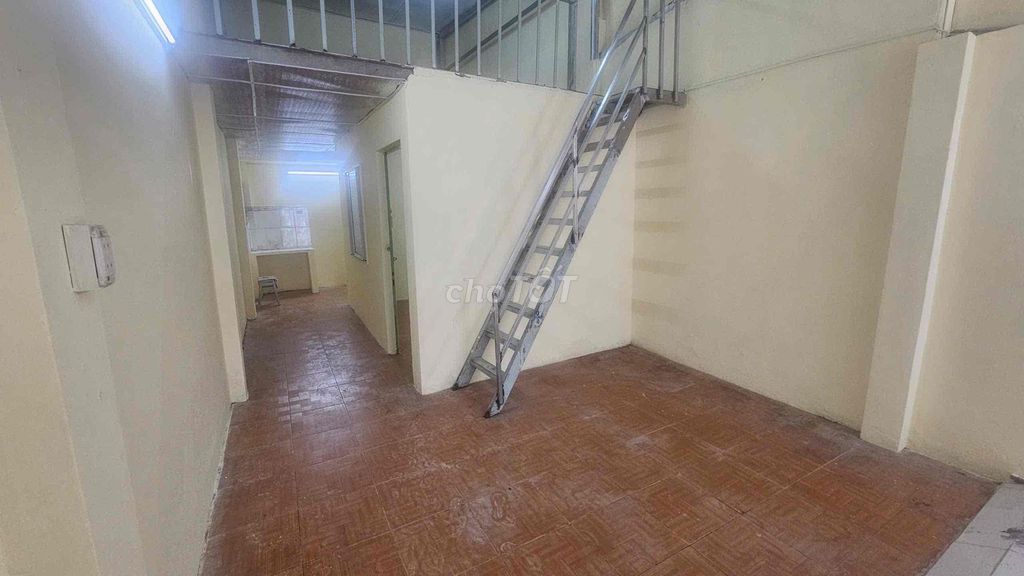Let's rent out the original house.