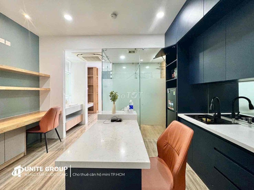 It's the owner who rented Nơ Trang Long 311 Motors. Three bedrooms.