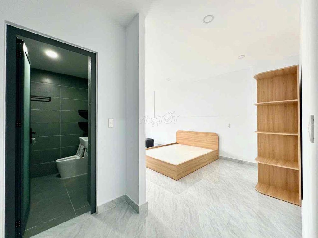 My brother, there's a house for rent in Quốc lộ 50, Yingang 4,2 meters, 20 meters long, for