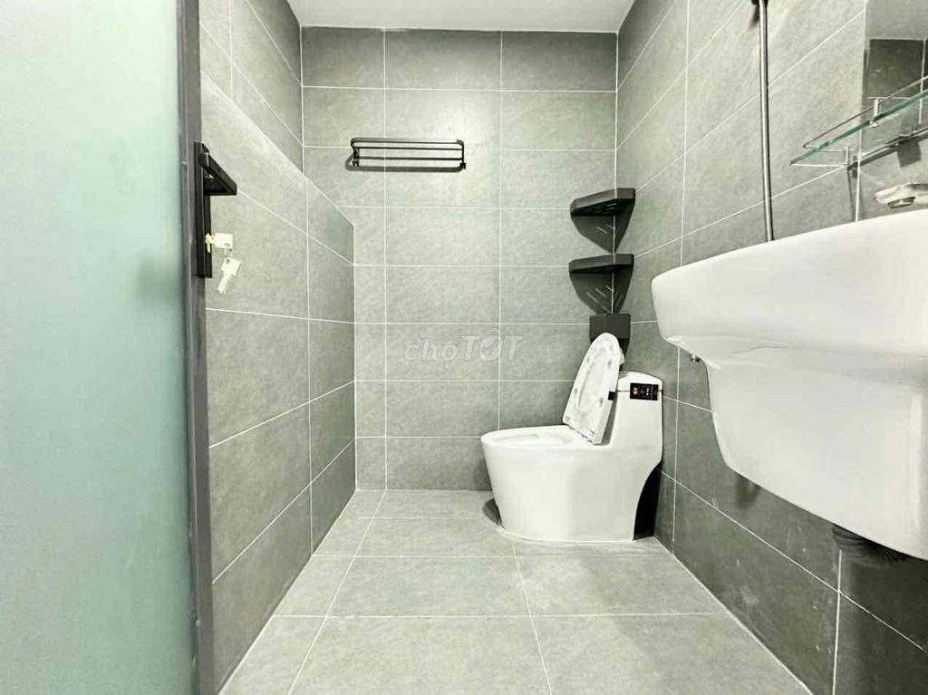 My brother, there's a house for rent in Quốc lộ 50, Yingang 4,2 meters, 20 meters long, for
