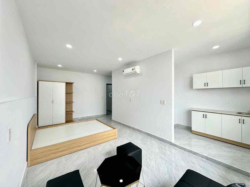 My brother, there's a house for rent in Quốc lộ 50, Yingang 4,2 meters, 20 meters long, for