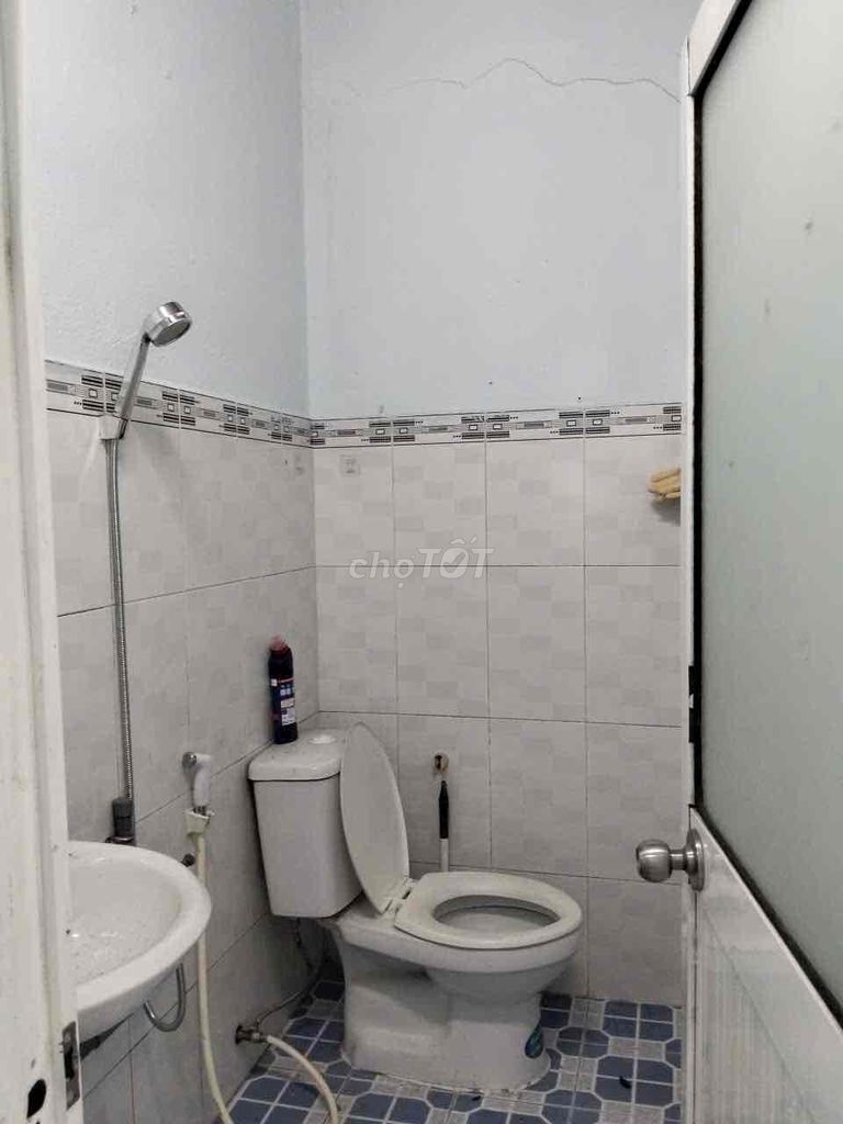 Renting the entire 98 Bùi Văn Ba alley, District 7 Area: 4 x 25 m