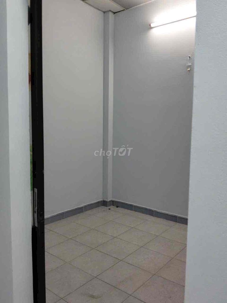 Renting the entire 98 Bùi Văn Ba alley, District 7 Area: 4 x 25 m