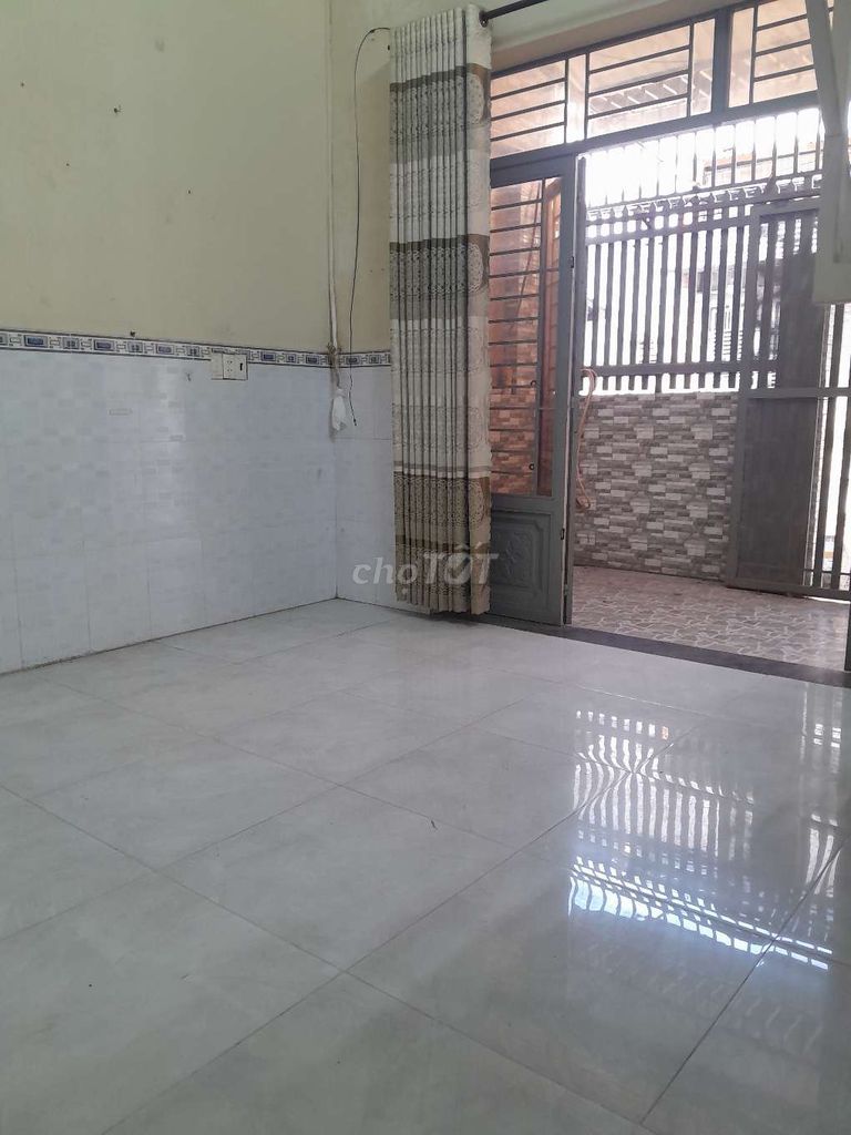 Three bedrooms, 48 hbc, gharial.