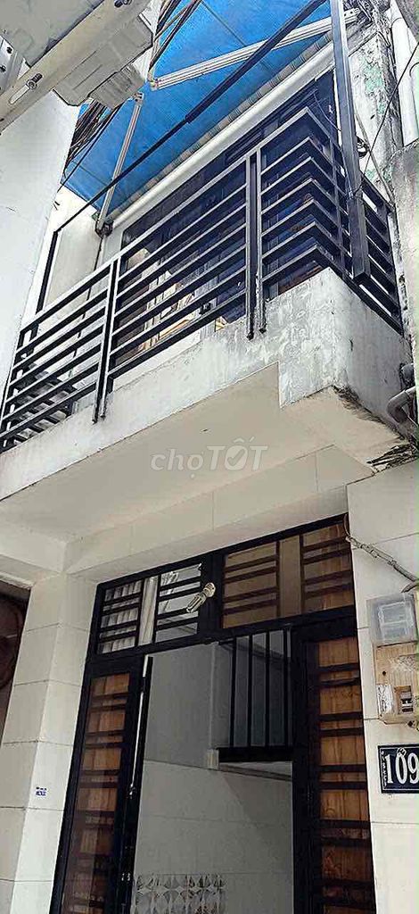 Rent a separate little house from the front of Qq125.