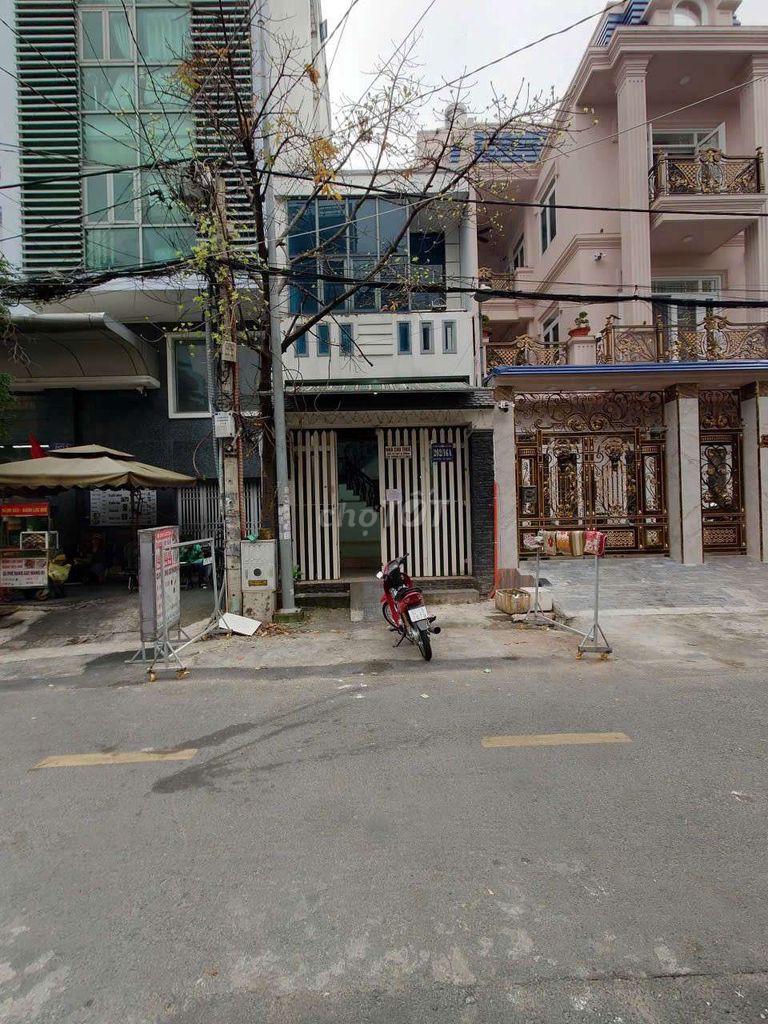 Rent a front house on Tô Hiệu Street.