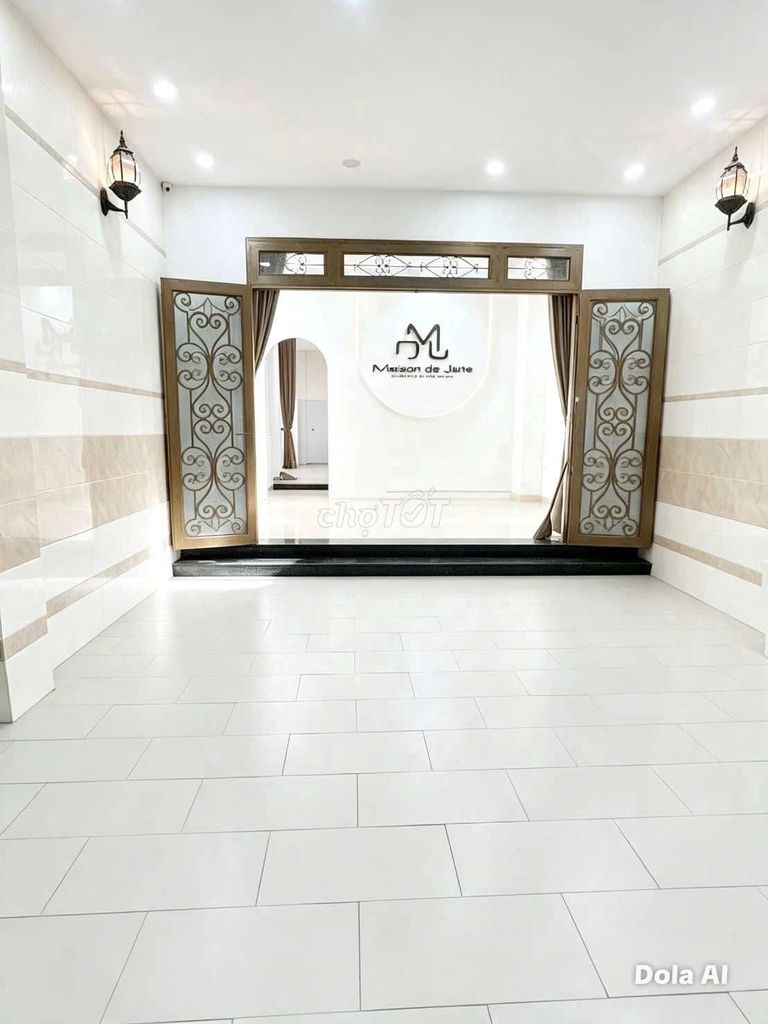 Linh Trung 220 floors - 4 bedrooms - an alley - near the bank university