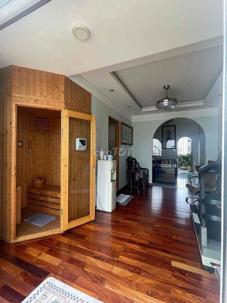 Rent the entire số 30 số 30 section with an elevator.