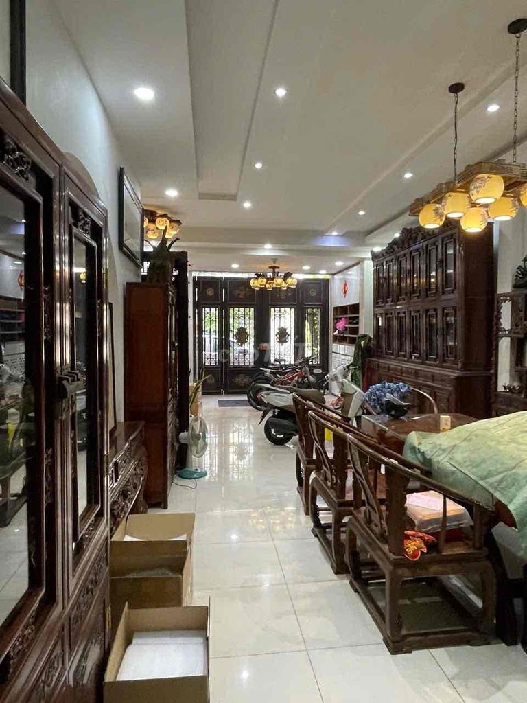 Rent the entire số 30 số 30 section with an elevator.