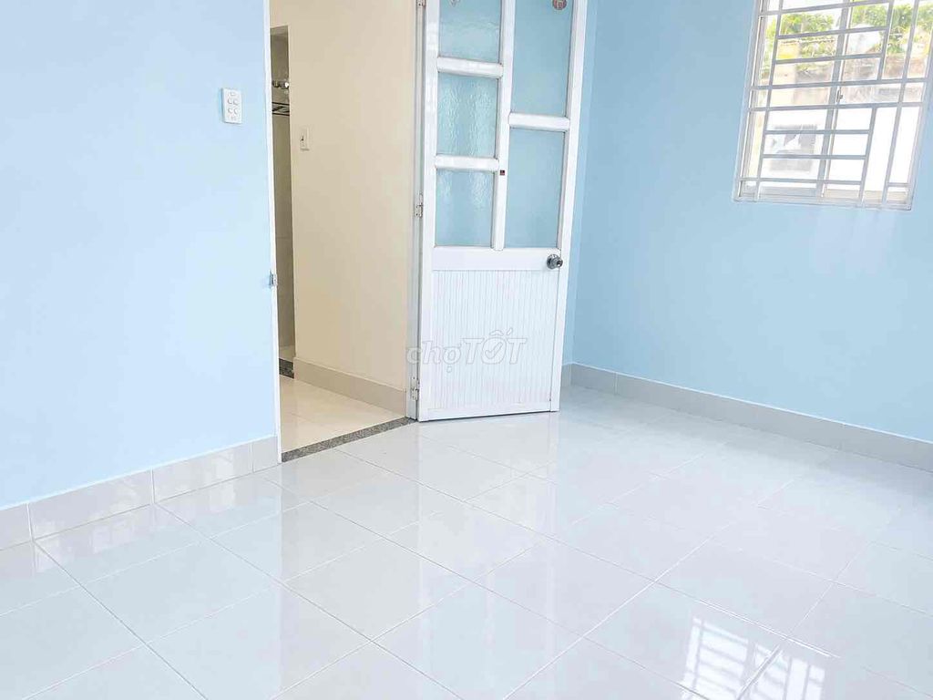Car alley - Trường Sơn District 10 - 2 bedroom 3 - appropriate toilets - At, vp & Kwd onl