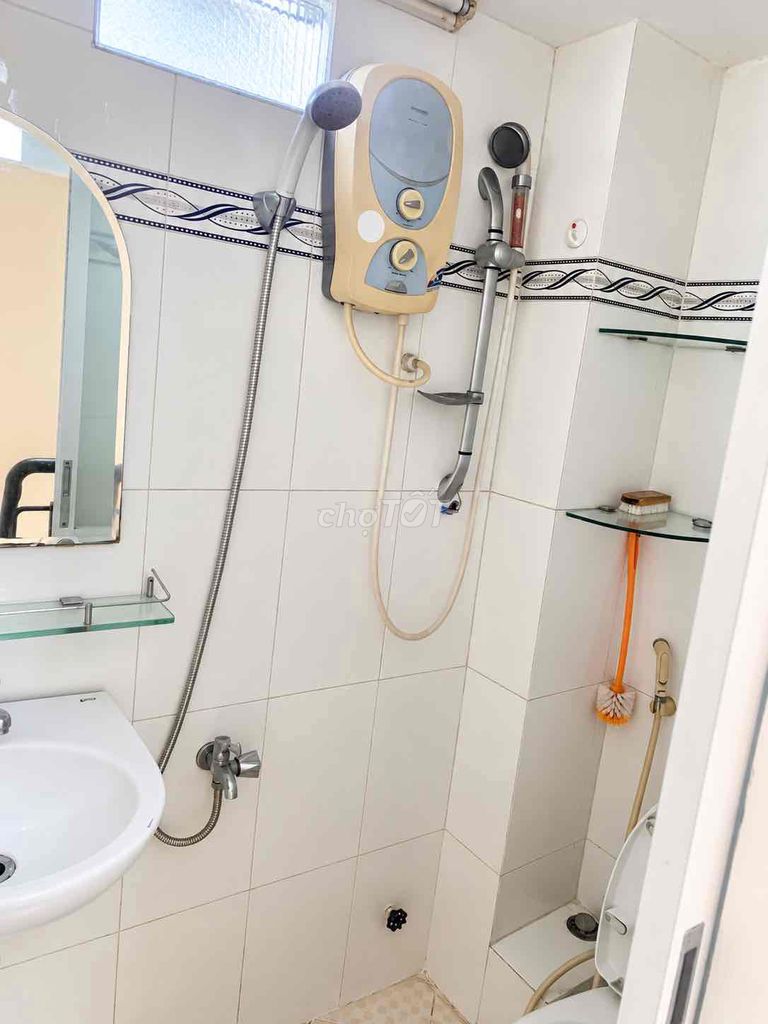 Car alley - Trường Sơn District 10 - 2 bedroom 3 - appropriate toilets - At, vp & Kwd onl