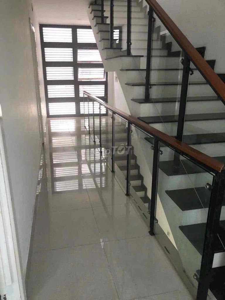Rent an office house, 18 million service apartment.
