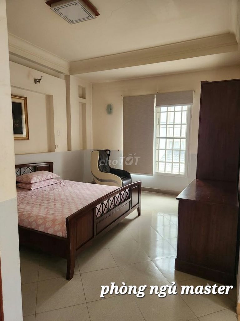 Renting out private homes, two fronts, alleys.