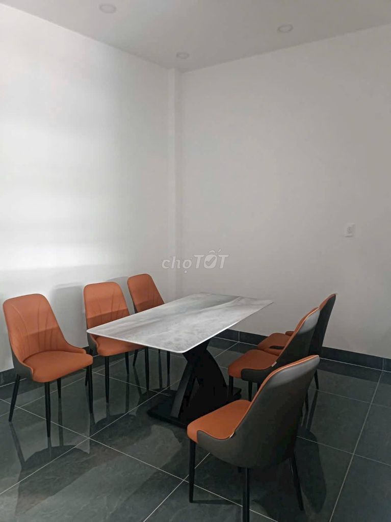 Rent 4 Funtong Bedrooms, Oil Queen One, Pacific