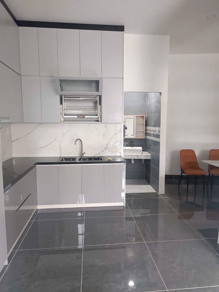 Rent 4 Funtong Bedrooms, Oil Queen One, Pacific