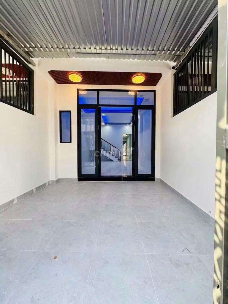 Rent a place on 11 Linh Xuân