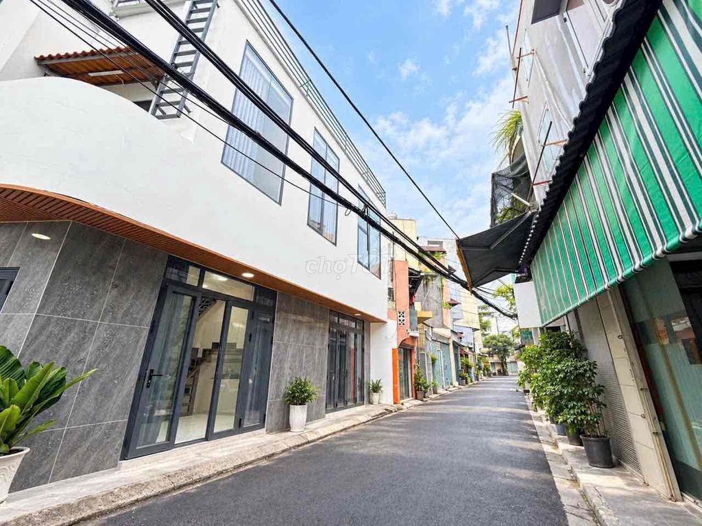 Rent the entire large road front - floating ground