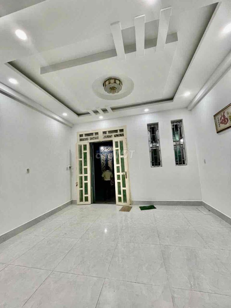 The Tám Danh-770s rent house 4 out of 8 blocks in front of the house 3 meters area; 5.2 x 10 million.